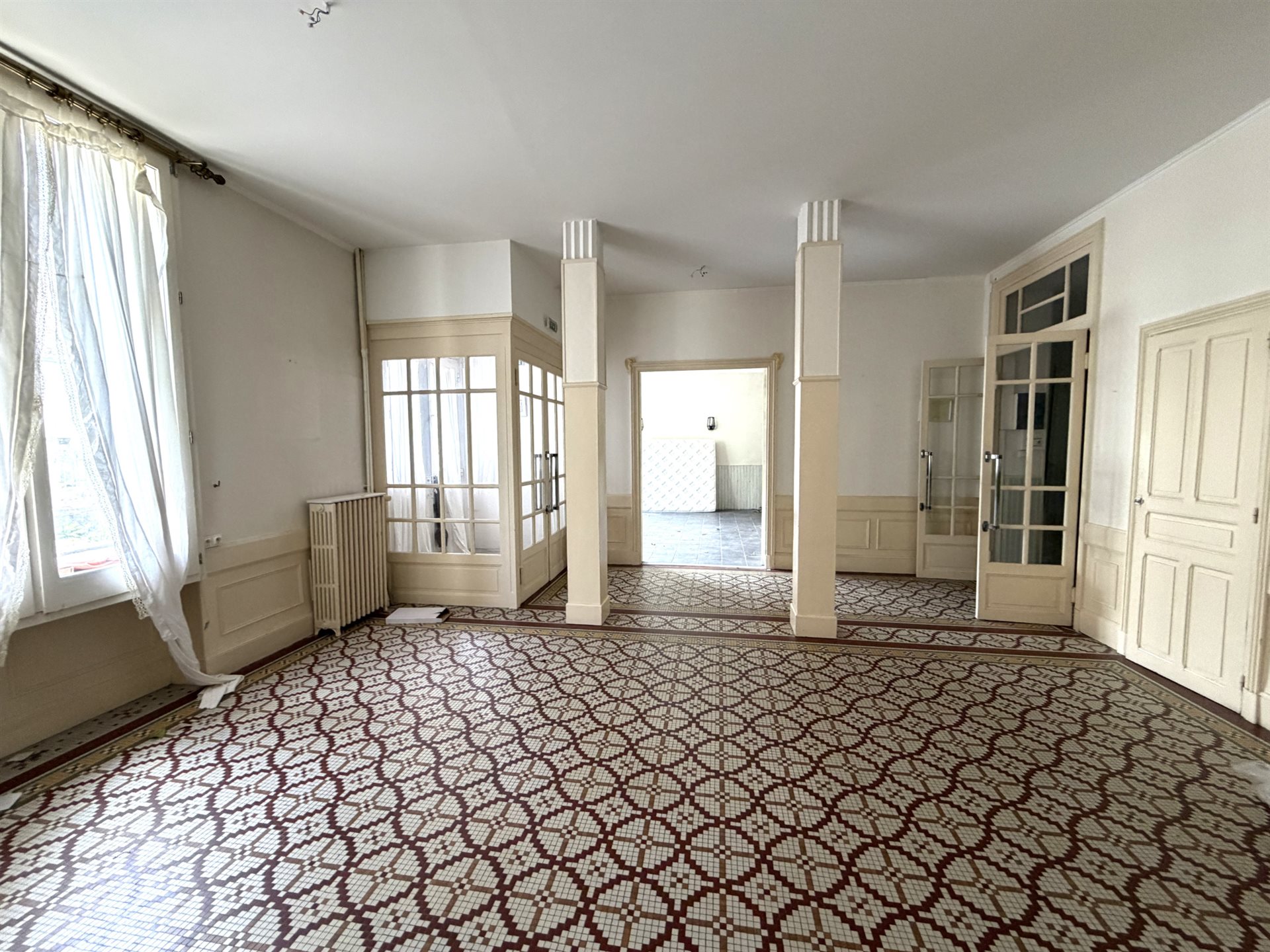 Maison à vendre, 670m², Egliseneuve-d'Entraigues