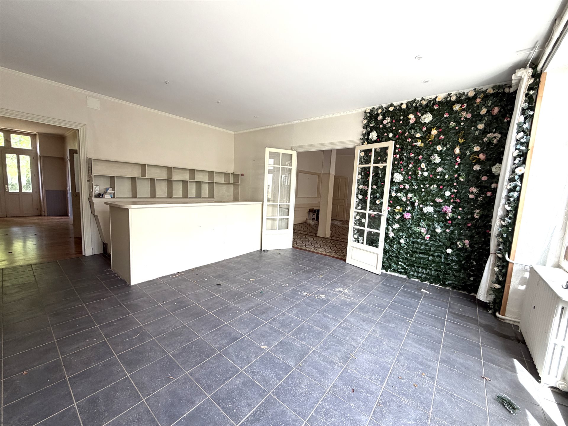 Maison à vendre, 670m², Egliseneuve-d'Entraigues