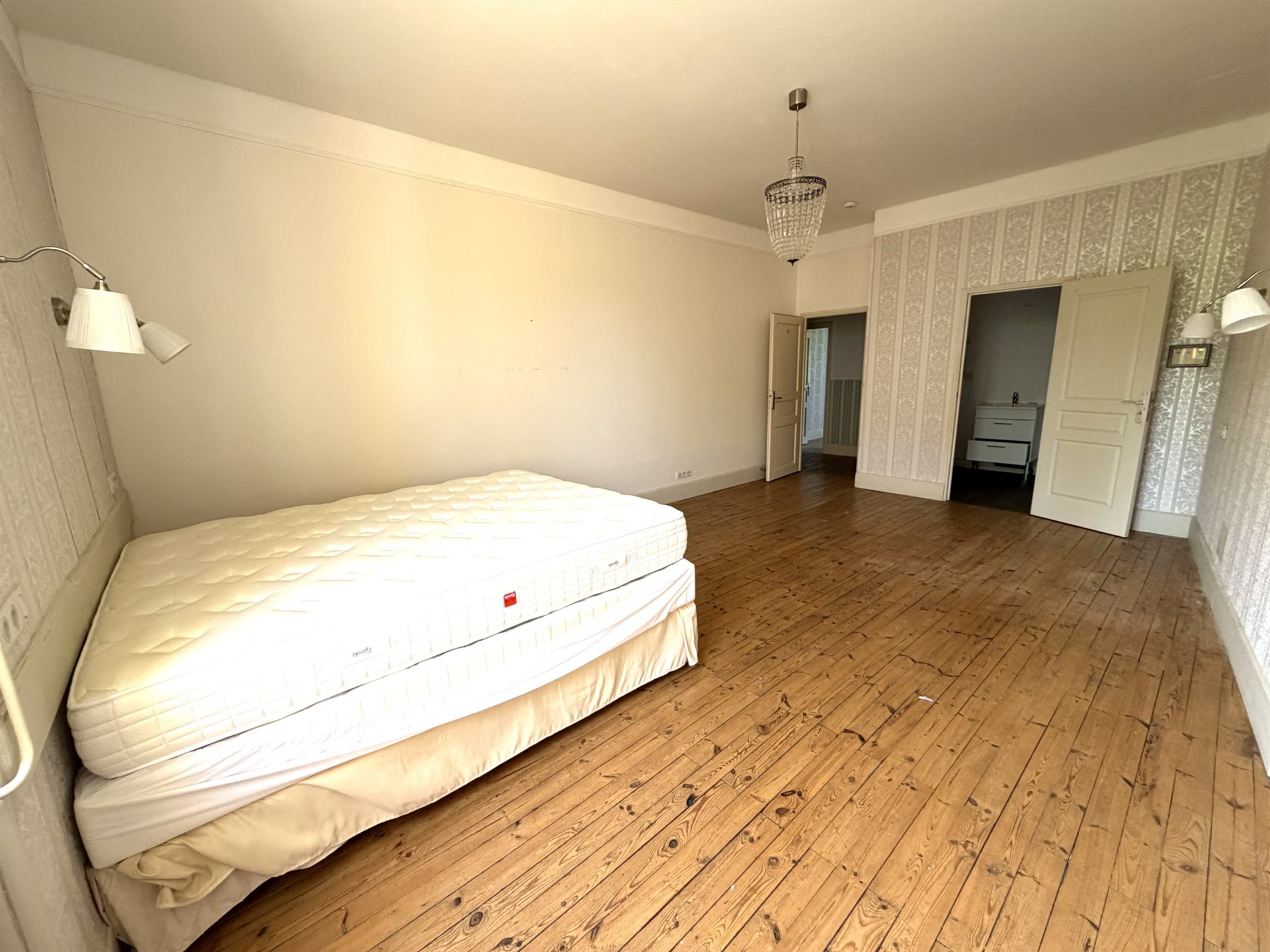 Maison à vendre, 670m², Egliseneuve-d'Entraigues