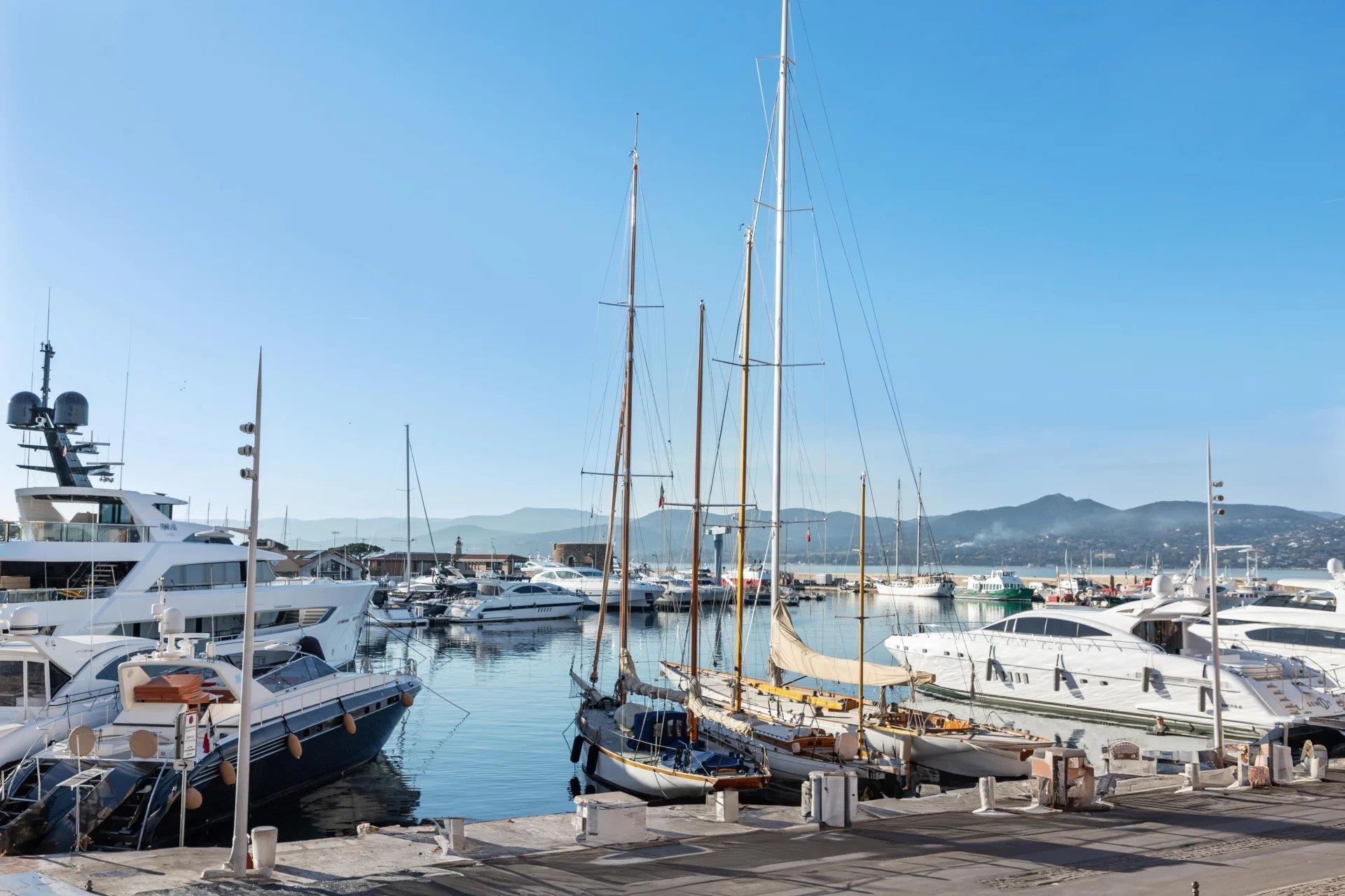 UNIQUE apartment in the port of Saint-Tropez - Ansicht 6