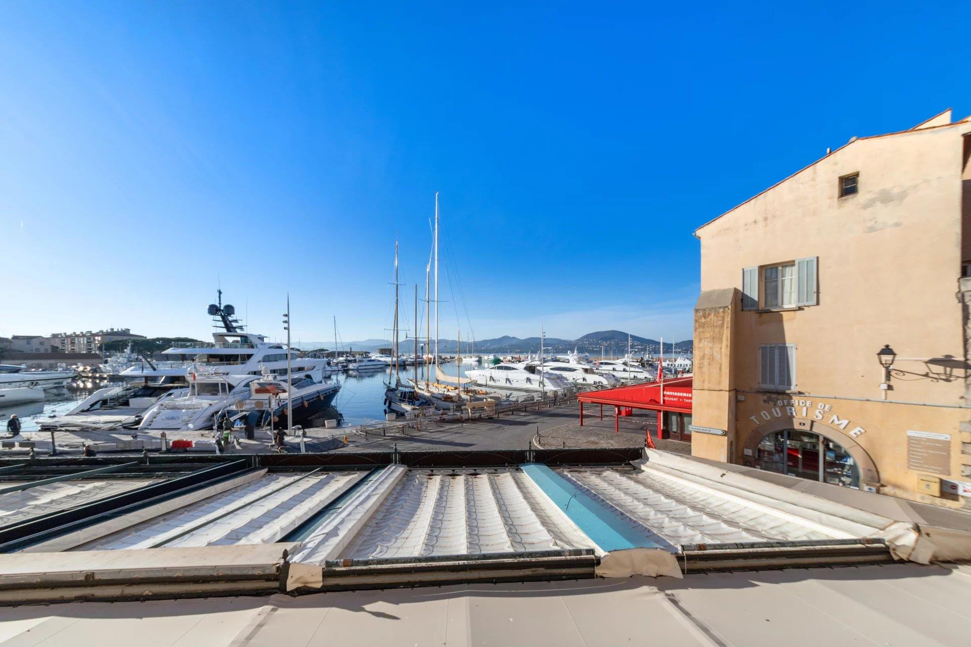 UNIQUE apartment in the port of Saint-Tropez - Mehr