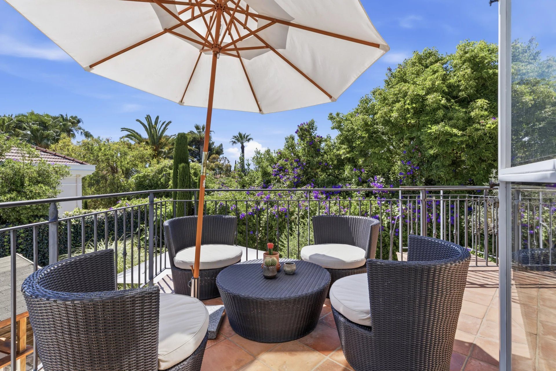 Modern 5-Bedroom Villa Within Walking Distance of the Beaches – Cap d’Antibes - Vue 6