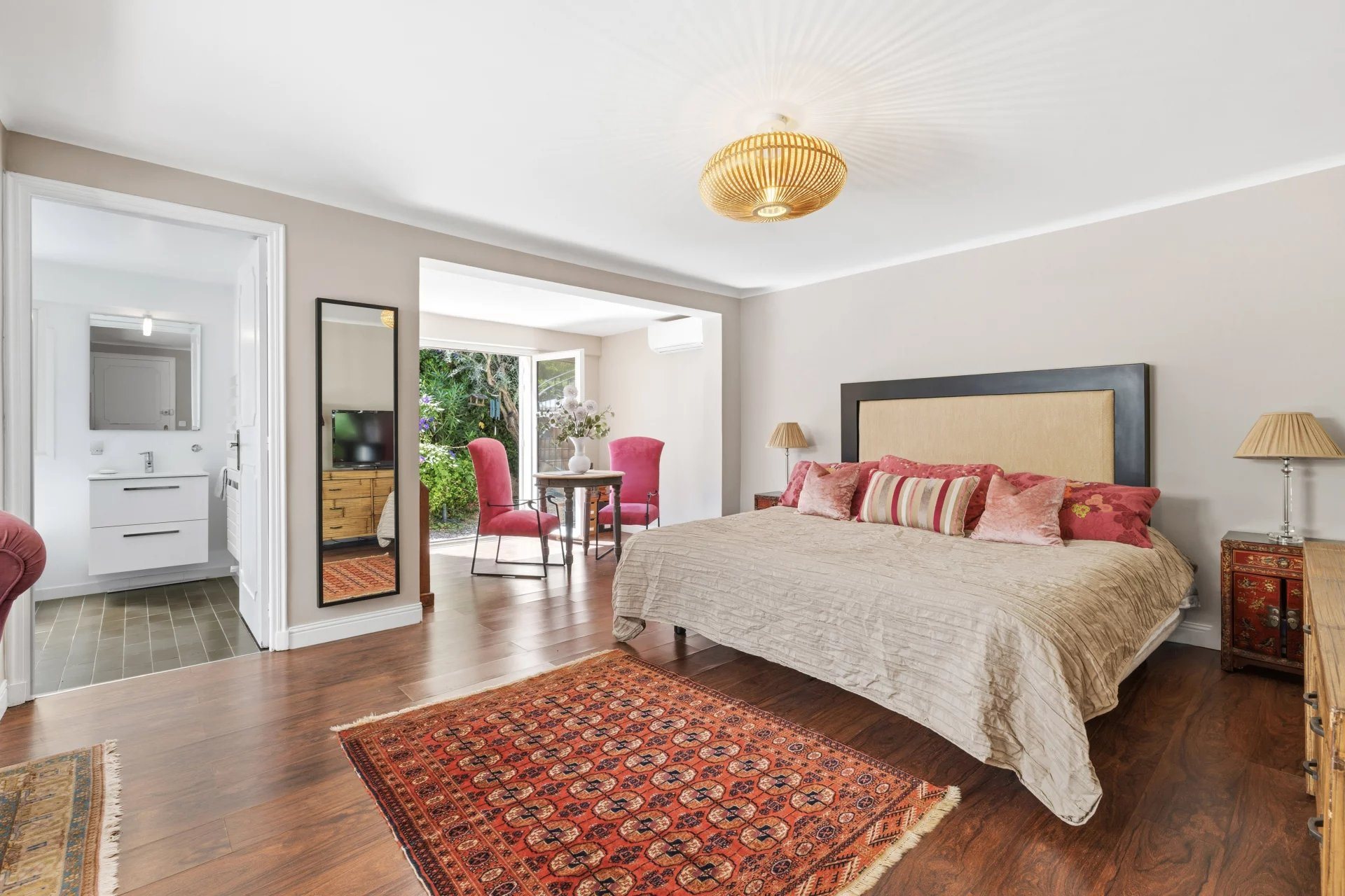 Modern 5-Bedroom Villa Within Walking Distance of the Beaches – Cap d’Antibes - Plus