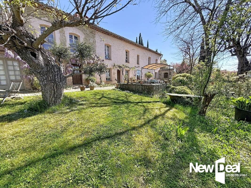 Maison à vendre, 257m², Tourrettes