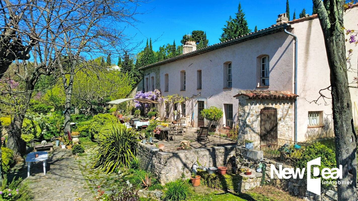 Maison à vendre, 257m², Tourrettes