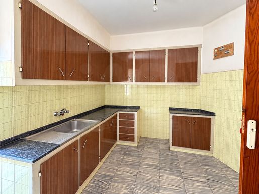 Къща с 4 спални - 233 м2