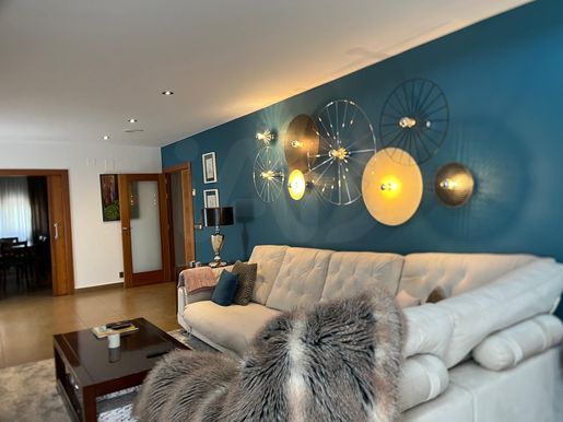 Advert pic 0