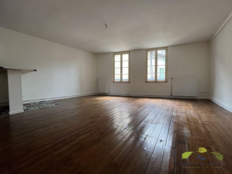Appartement à louer, 68m², Saint-Léonard-de-Noblat