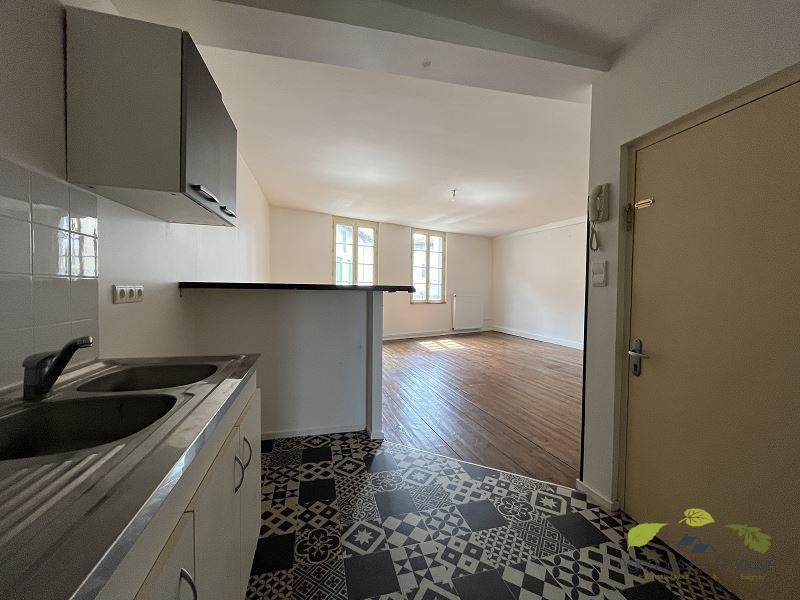 Appartement à louer, 68m², Saint-Léonard-de-Noblat