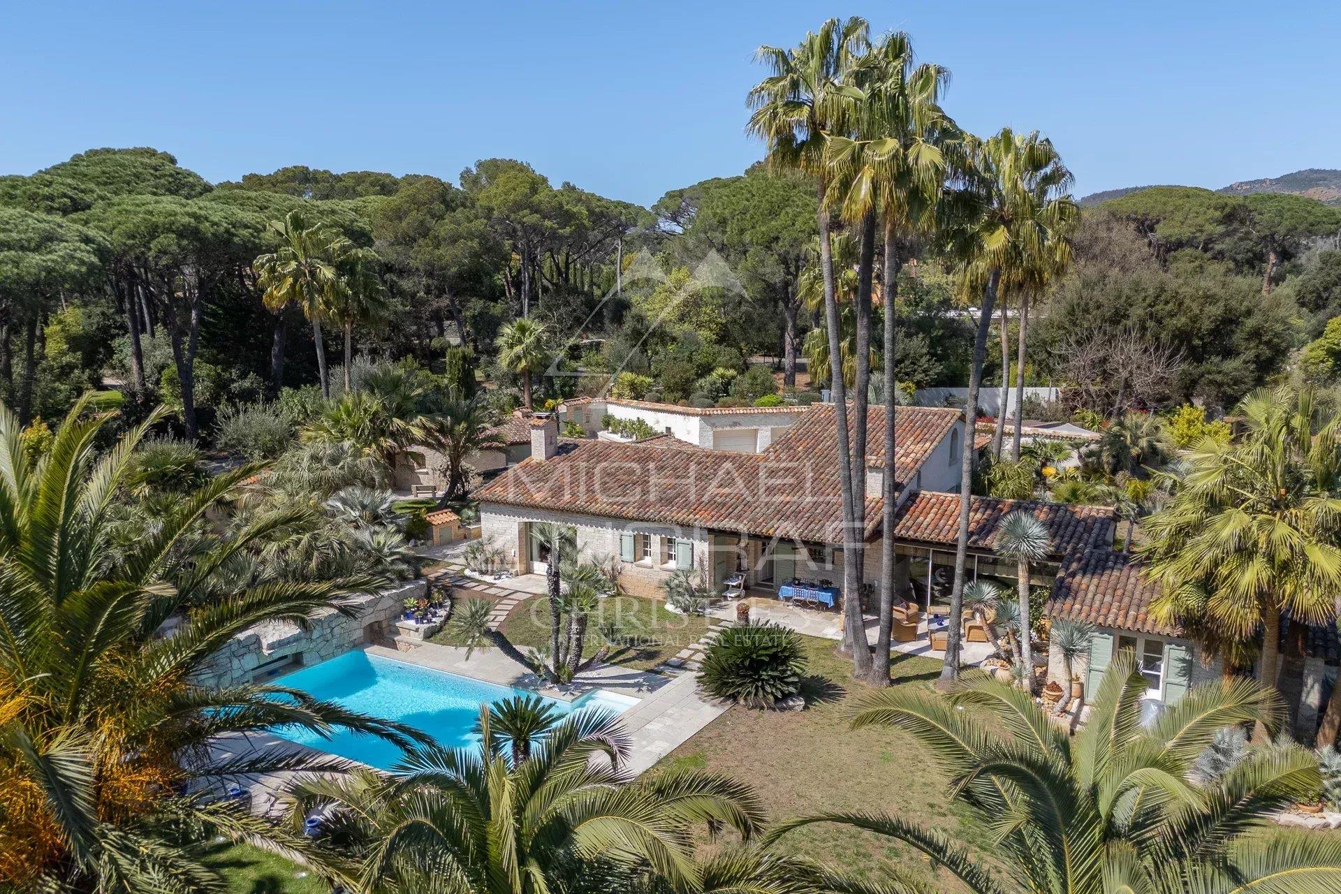 Maison à vendre, 325m², Saint-Raphaël