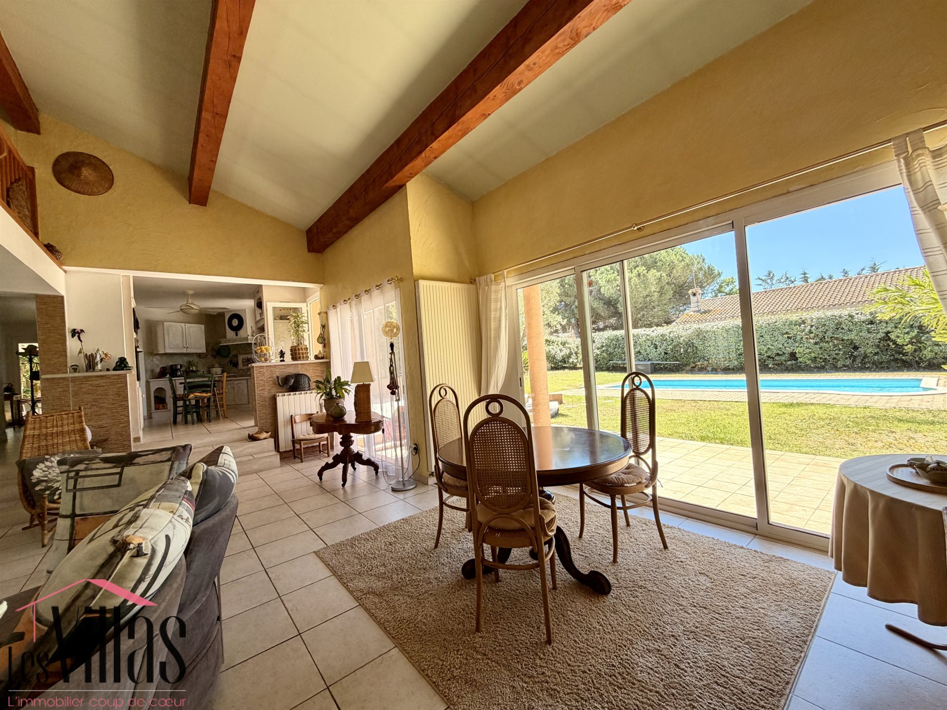 Near Narbonne, house with garden, large garage and outbuildings - Vue 5