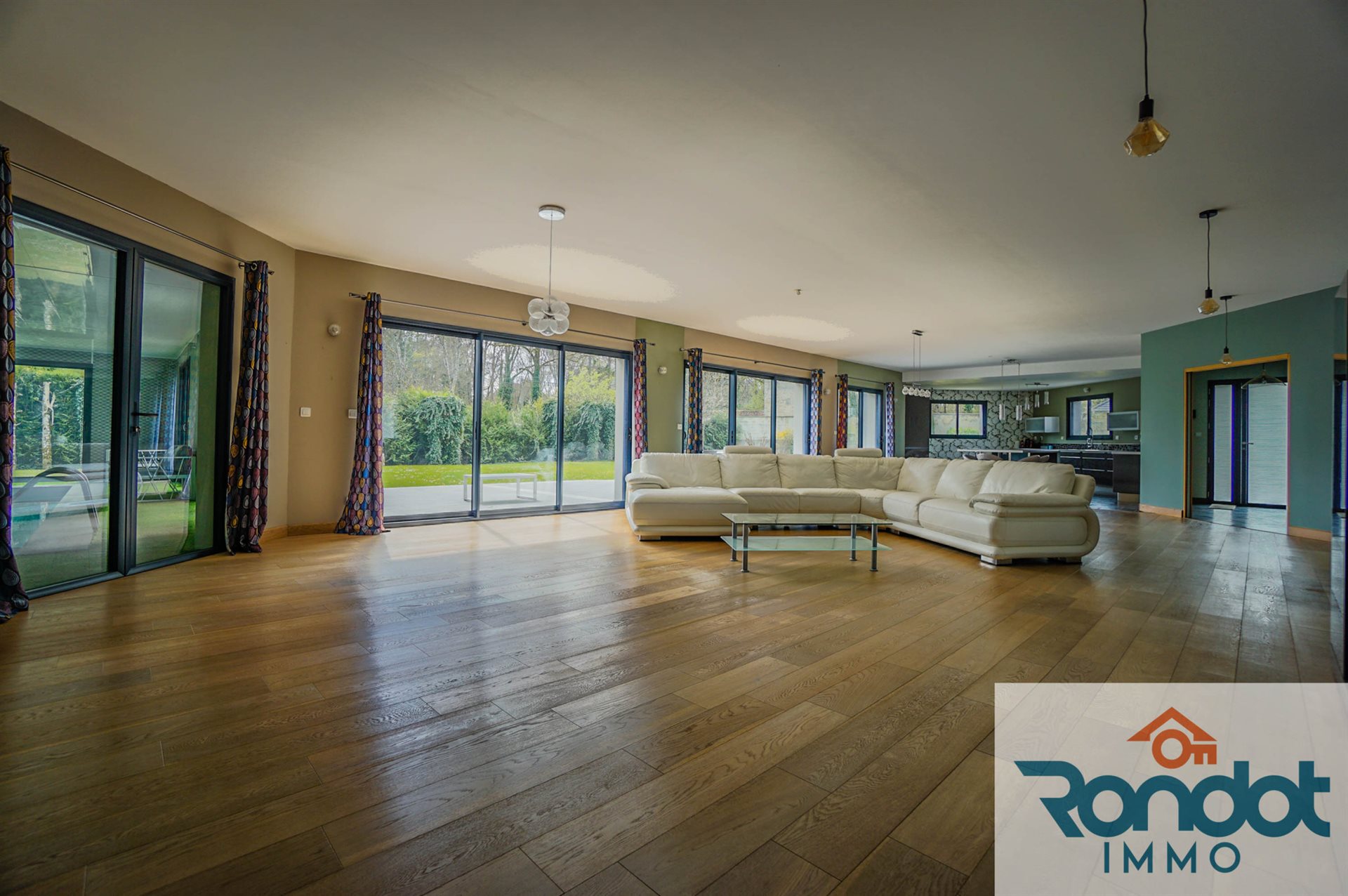 Maison à vendre, 380m², Selongey