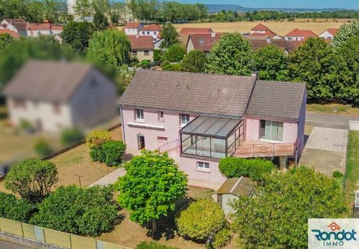 Maison 9 pièces 166 m² · à Bretenière · 166 m² · 380 000 €