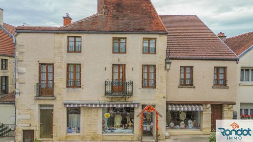 Appartement 5 pièces 182 m² · à Is-sur-Tille · 182 m² · 250 000 €