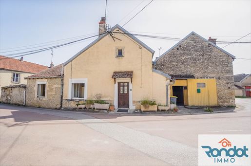 Maison 5 pièces 130 m² · à Echevannes · 130 m² · 75 000 €