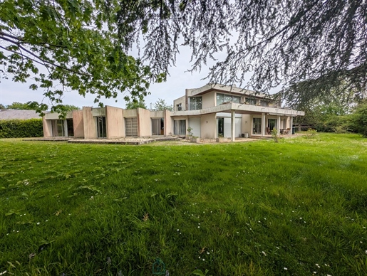 Maison 10 pièces 315 m² · à Ploërmel · 315 m² · 495 000 €