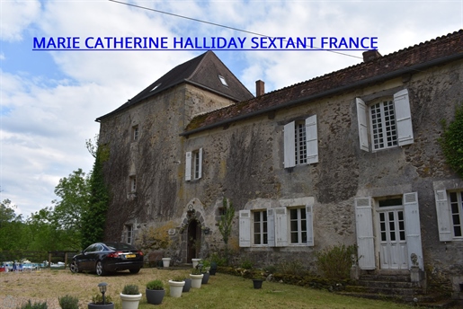 Maison 9 pièces 600 m² · à Saint-Jory-de-Chalais · 600 m² · 1 150 000 €