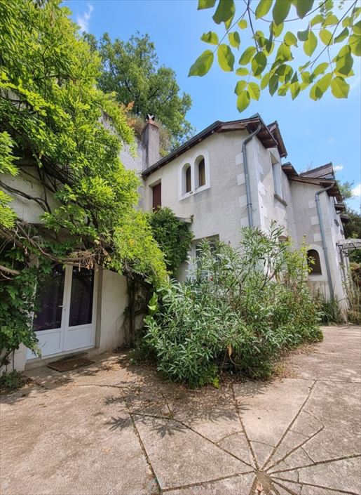 5 pièces 142 m² · à Nazelles-Négron · 142 m² · 320 400 €