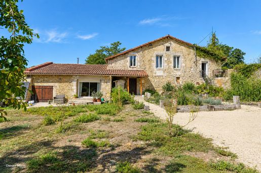 Maison 6 pièces 175 m² · à Nonac · 175 m² · 348 000 €