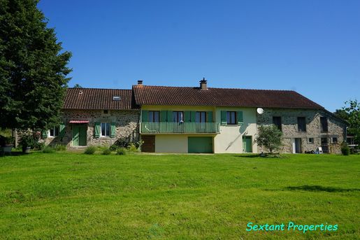 Maison 7 pièces 215 m² · à Saint-Jory-de-Chalais · 215 m² · 368 000 €