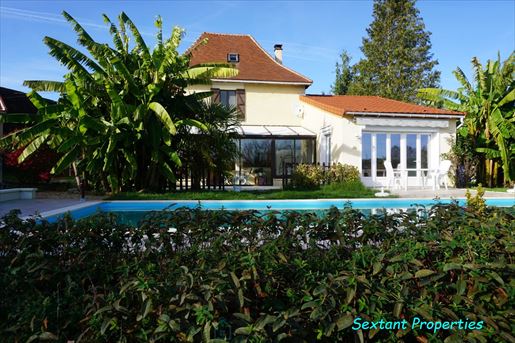 Maison 6 pièces 160 m² · à Saint-Jory-de-Chalais · 160 m² · 294 000 €