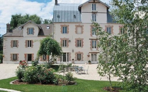 Maison 30 pièces 918 m² · à Provins · 918 m² · 995 000 €