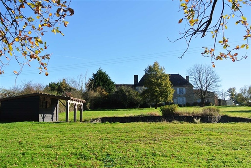 7 pièces 465 m² · à L'Isle-Jourdain · 465 m² · 499 000 €