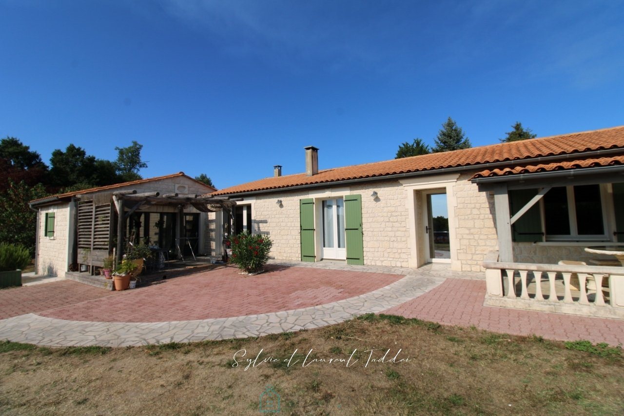 Maison à vendre, 120m², Baignes-Sainte-Radegonde