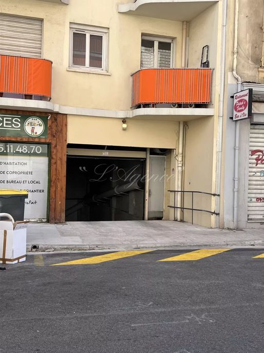 Parking · Nice (Alpes-Maritimes) · 33 000 €