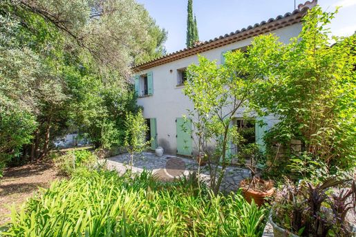 Maison 6 pièces 192 m² · à Antibes · 192 m² · 895 000 €