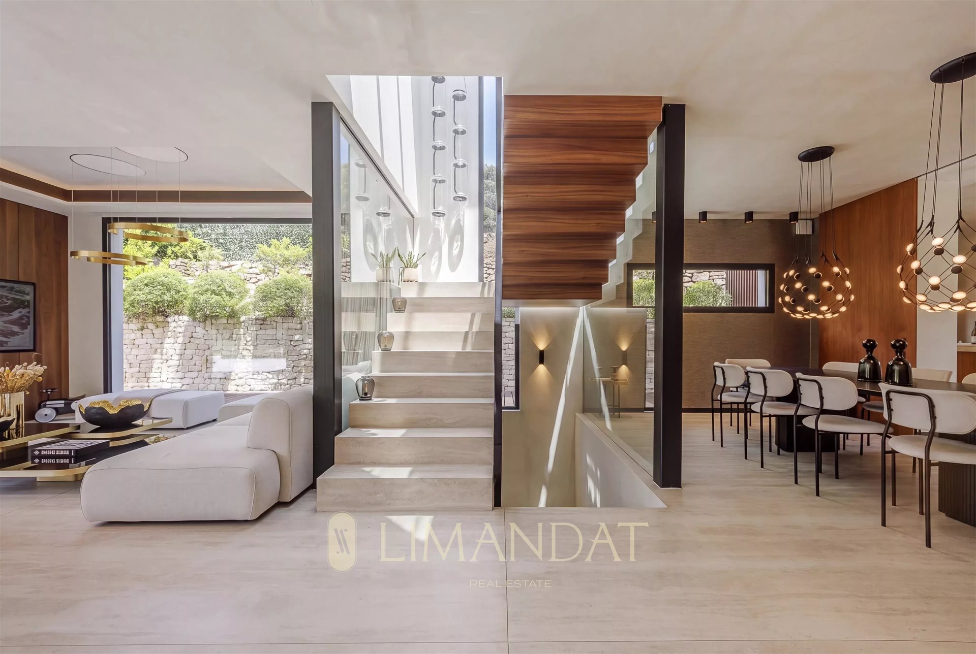 Maison à louer, 265m², Vallauris