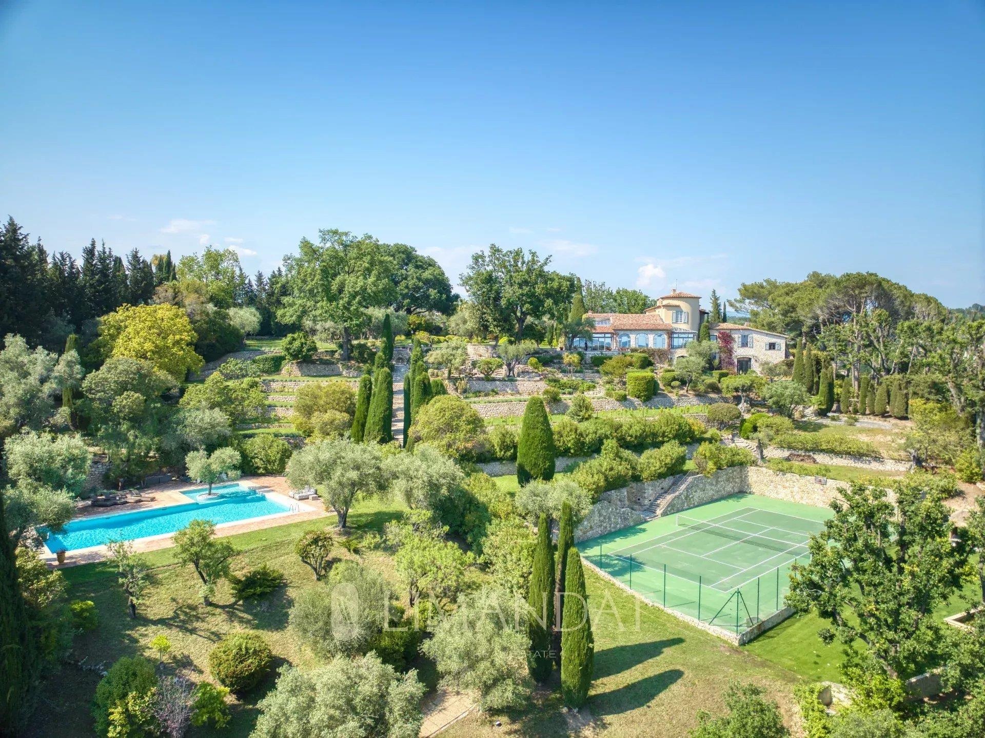 Maison à louer, 1200m², Mougins