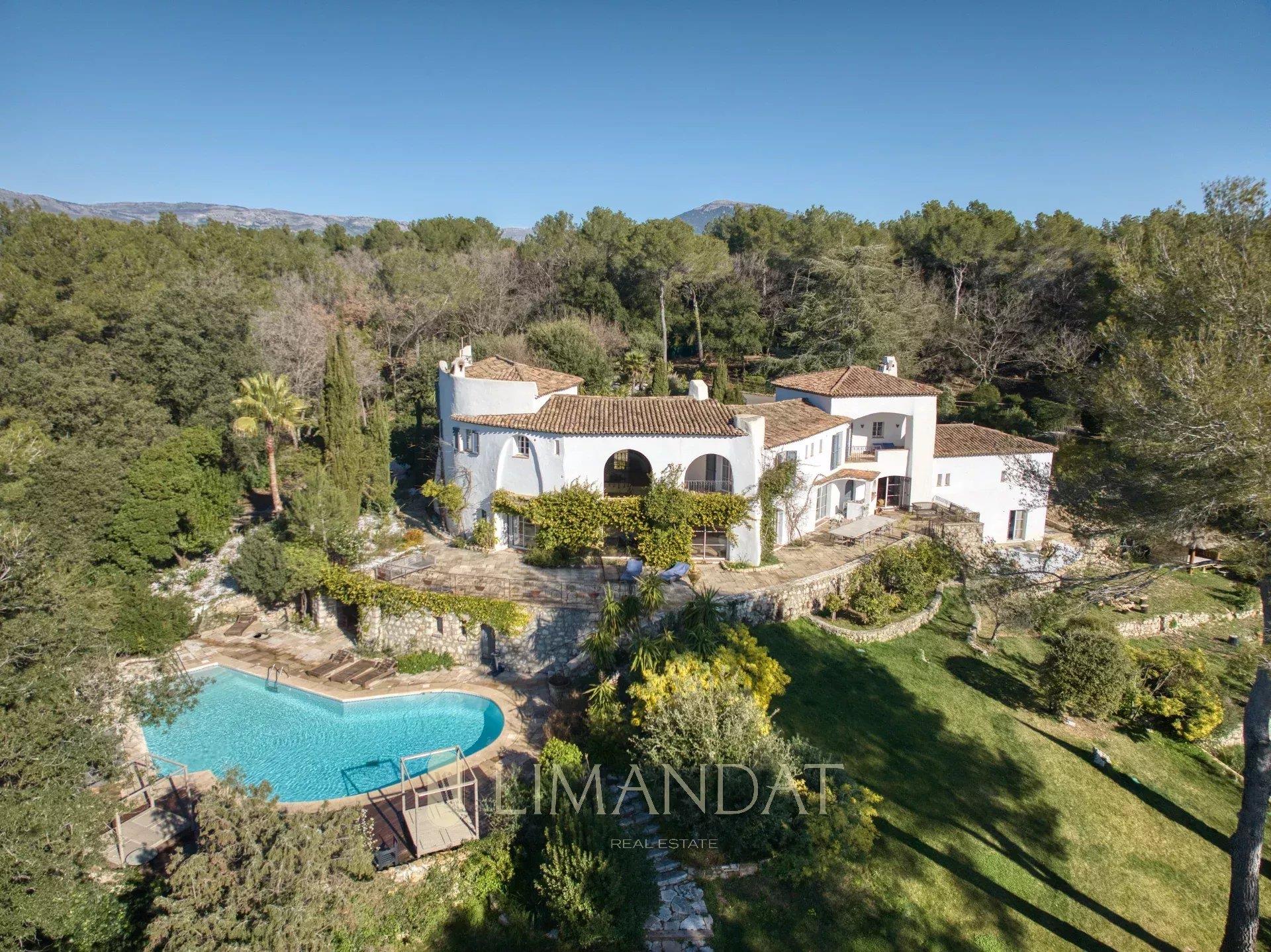 Maison à louer, 900m², Opio