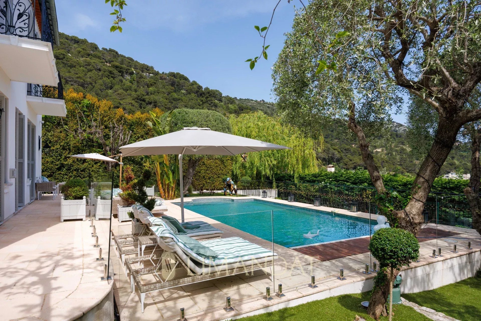 Maison à louer, 280m², Èze