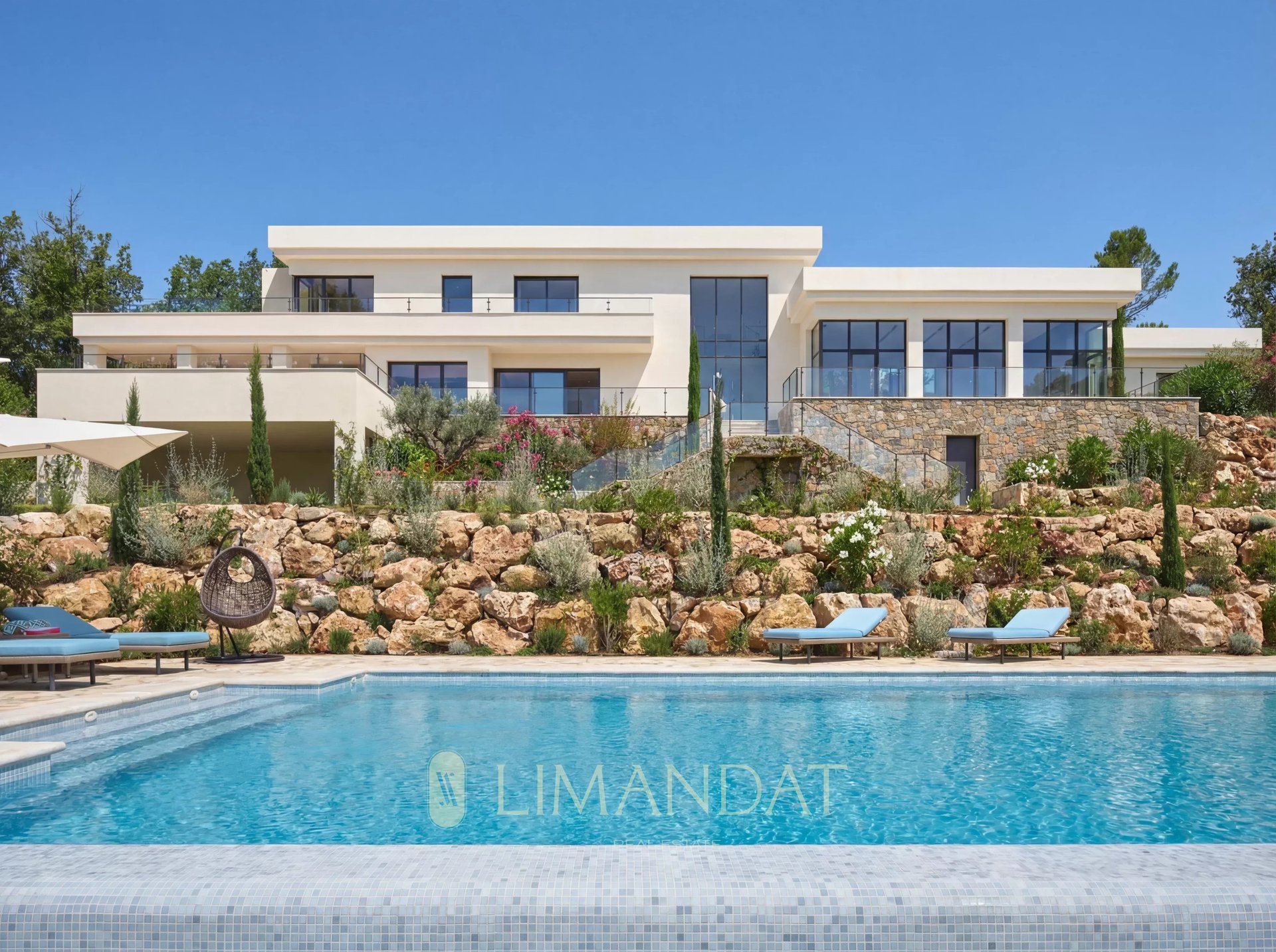 Maison à louer, 450m², Tourrettes