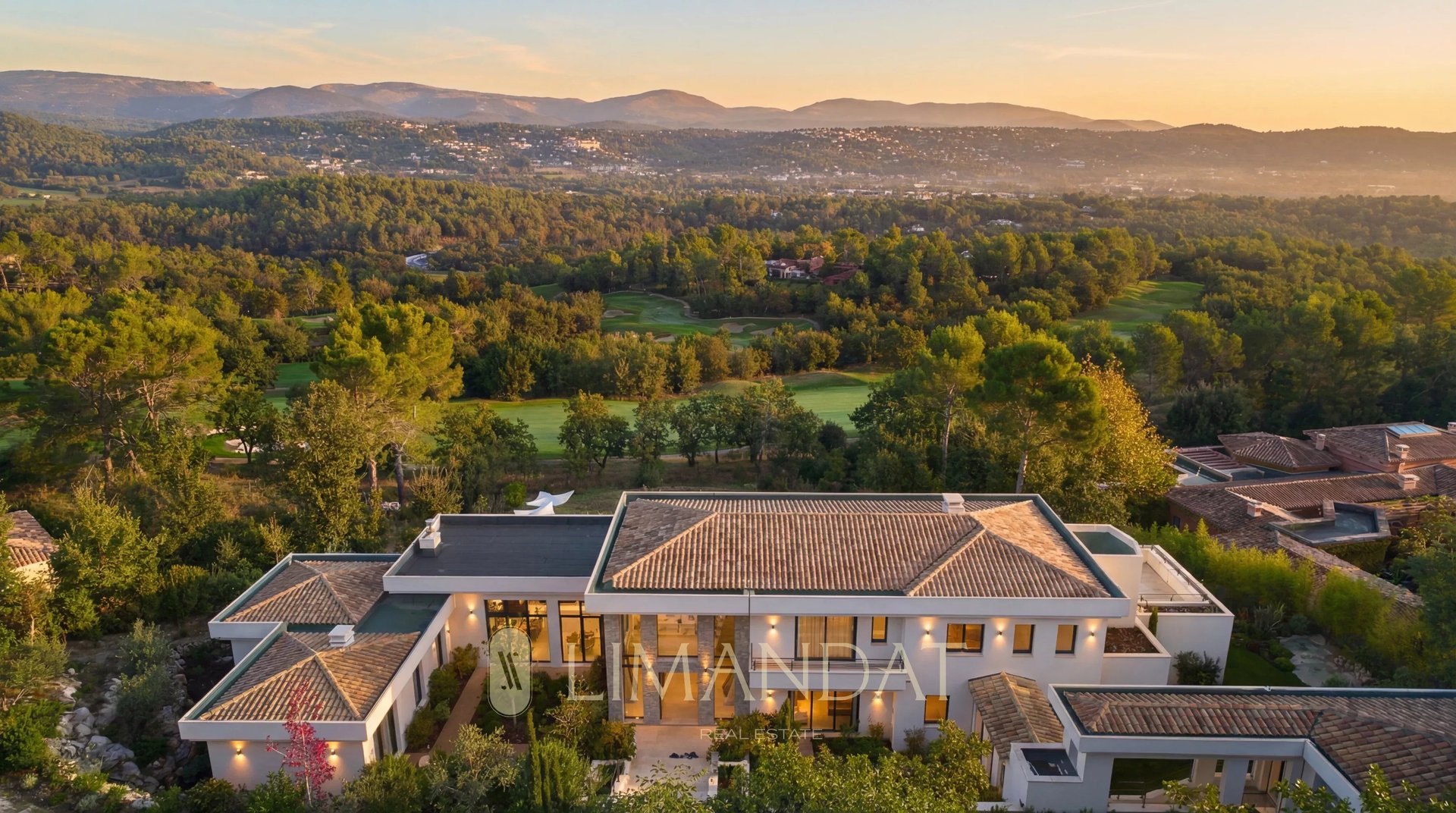 Maison à louer, 450m², Tourrettes