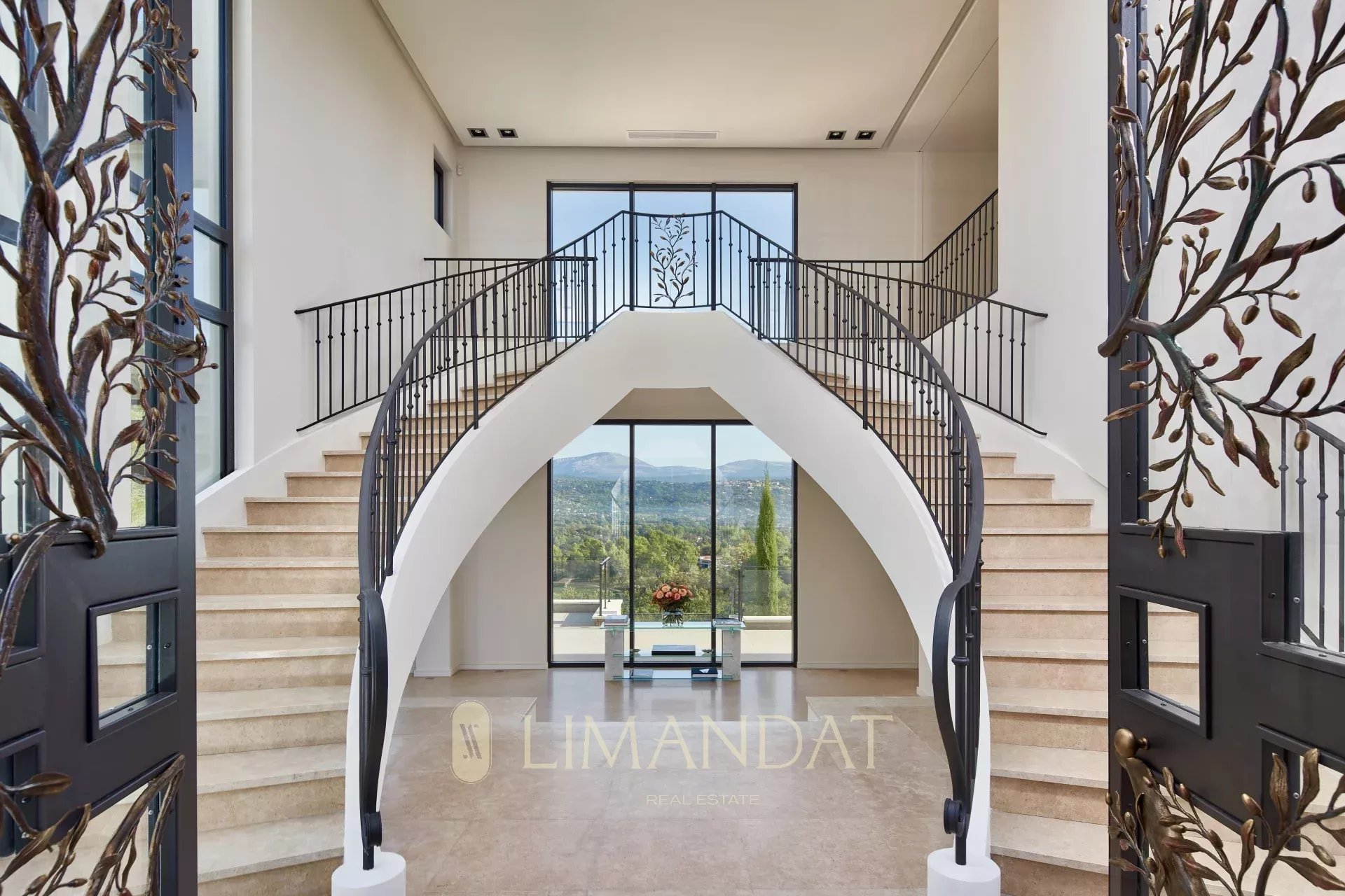 Maison à louer, 450m², Tourrettes