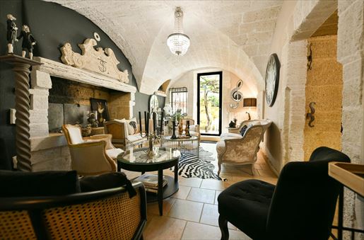 Maison 10 pièces 278 m² · à Uzès · 278 m² · 595 000 €