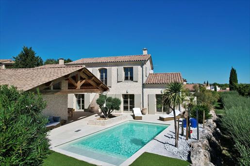 Maison 7 pièces 154 m² · à Uzès · 154 m² · 990 000 €