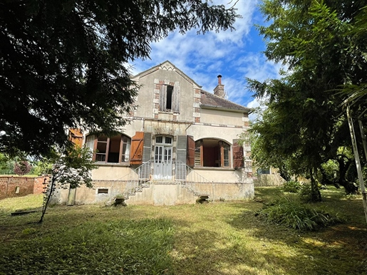 Maison 5 pièces 148 m² · à Flogny-la-Chapelle · 148 m² · 98 000 €