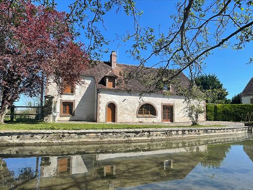 6 pièces 130 m² · à Champlost · 130 m² · 236 250 €