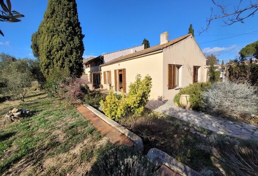 Maison 10 pièces 250 m² · à Ginestas · 250 m² · 262 500 €