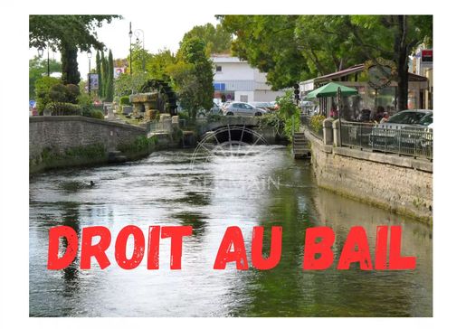 Local commercial 2 pièces · à L'Isle-sur-la-Sorgue · 97 200 €