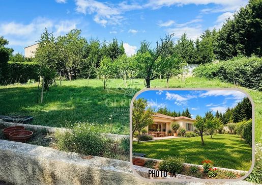 Terrain 700 m² · à L'Isle-sur-la-Sorgue · 700 m² · 159 900 €