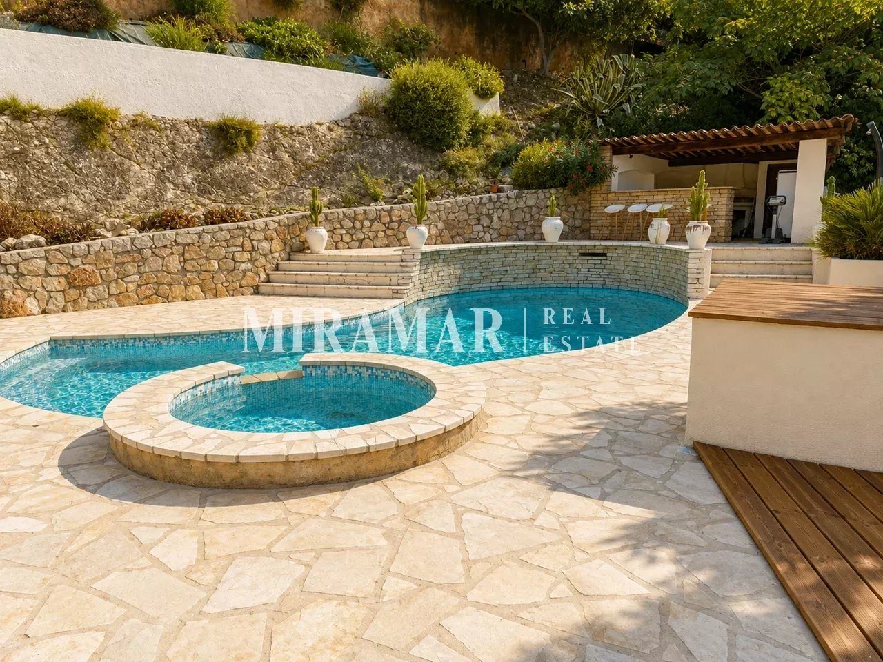 Maison à vendre, 295m², Tourrette-Levens