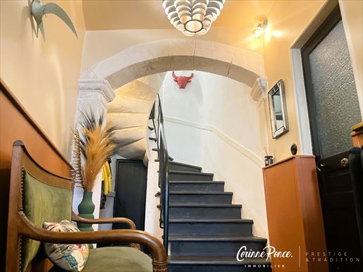Maison 4 pièces 220 m² · à Nîmes · 220 m² · 585 000 €