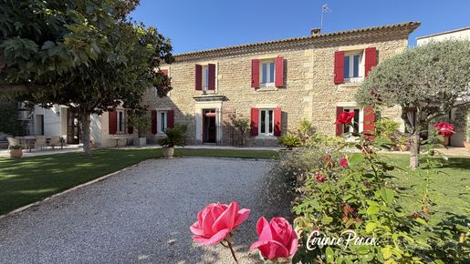 Maison 10 pièces 283 m² · à Générac · 283 m² · 799 000 €