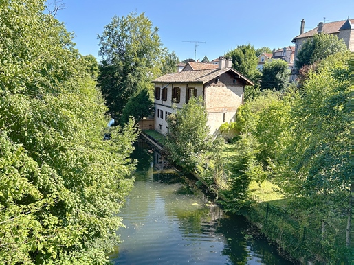 Maison 8 pièces 197 m² · à Commercy · 197 m² · 182 000 €