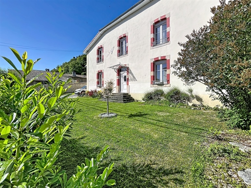 Maison 9 pièces 302 m² · à Geville · 302 m² · 215 000 €