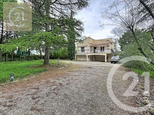Maison 9 pièces 214 m² · à Cessenon-sur-Orb · 214 m² · 305 000 €